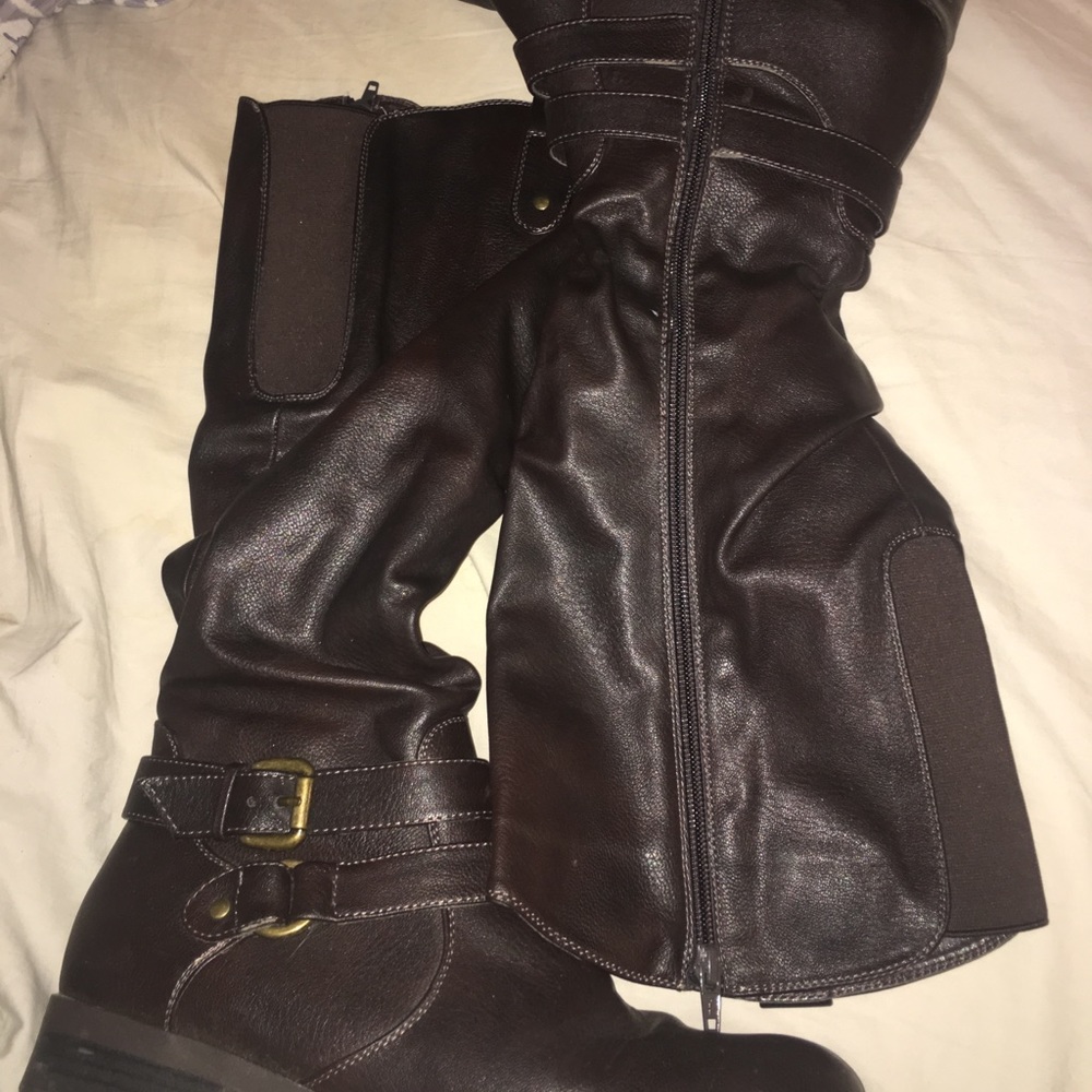 TARGET BROWN SUEDE BOOTS